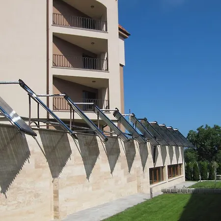 In Royal Beach Plaza Apartament